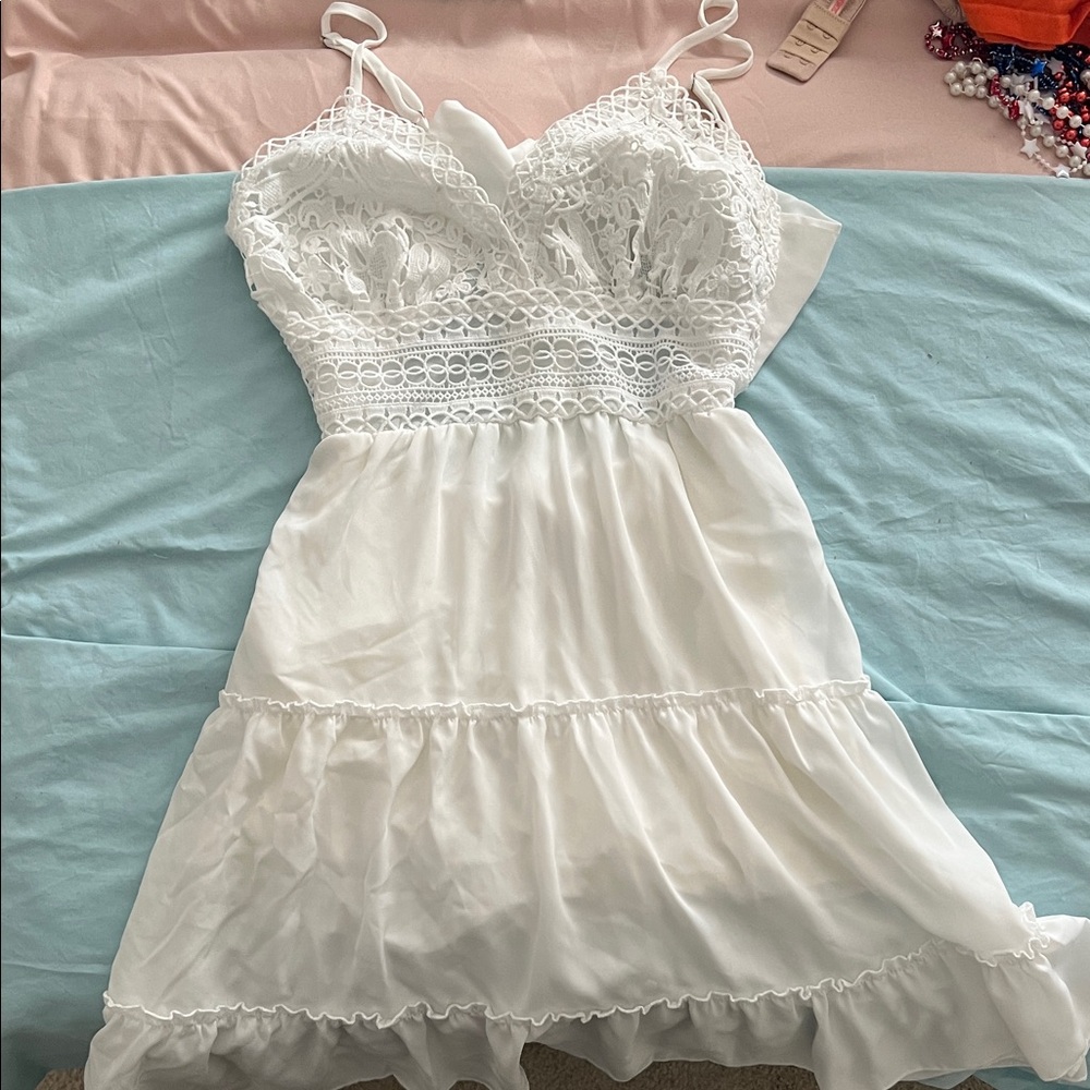 White Lace Sleeveless Dress